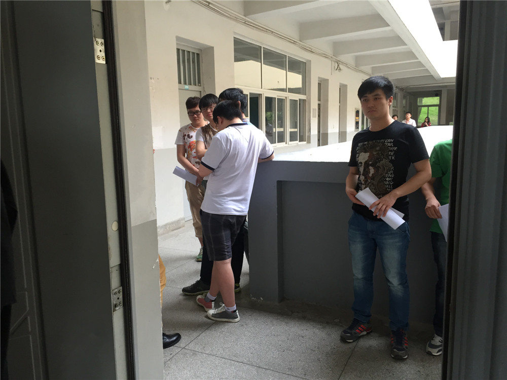 8等待面试2.jpg